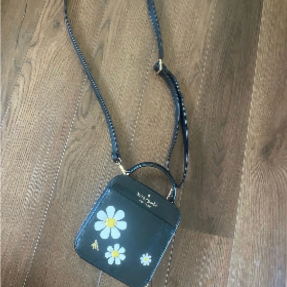 Kate Spade ♠️ Limited Edition! ♠️ CUTE! Crossbody with removable strap. - Picture 2 of 7